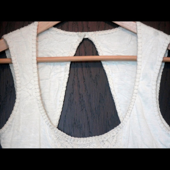 ARDEN B boho chic sleeveless crochet top open back - Picture 7 of 9